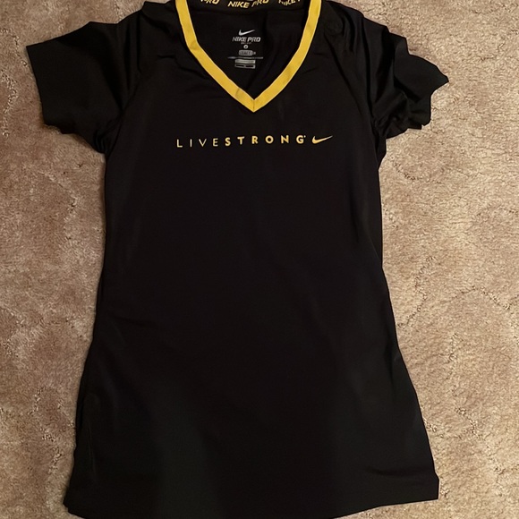 NIKE PRO DRI-FIT V-Neck athletic shirt - Picture 4 of 4